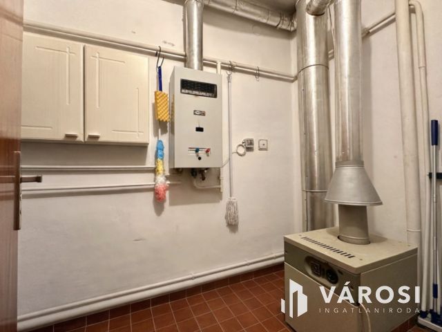 Debrecen egyik LEGSZEBB utcájában kertes ház eladó!