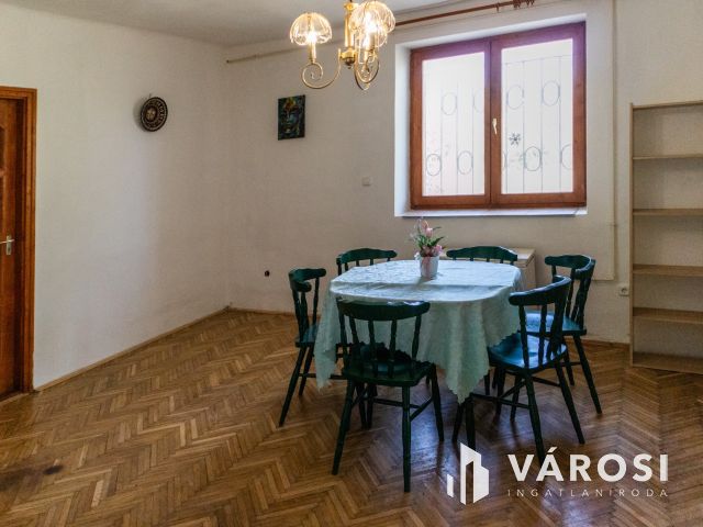 Tágas élettér és természetközeli tanya Szatymazon