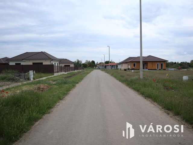 Összközműves építési telek, a Szőlőskert lakóparkban!