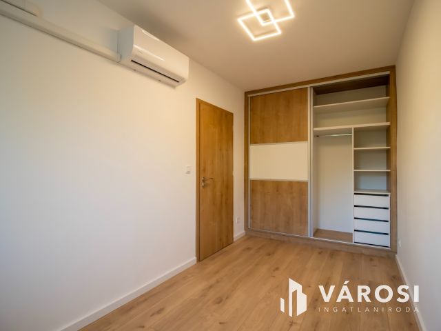 Csendes lakás a vasúthoz közel