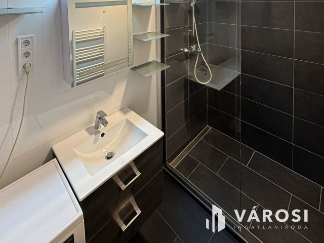 Újszerű állapotú modern lakás Zuglóban