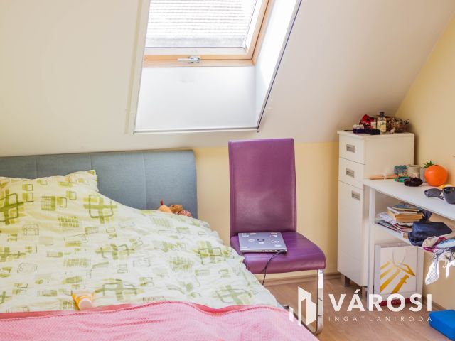 2 külön bejáratú szoba + nappali+ kocsibeálló az Árkádnál