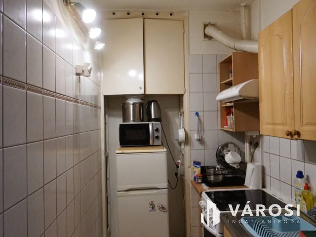 1,5 szobás panellakás a belvárosban