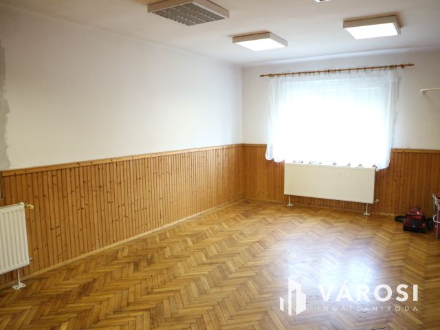 Csehimindszent,telephely,üzemcsarnok,irodaház,garázs stb.