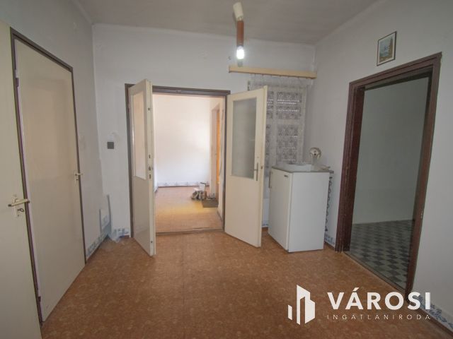 Győr-Szentivánon családi ház, dupla garázzsal