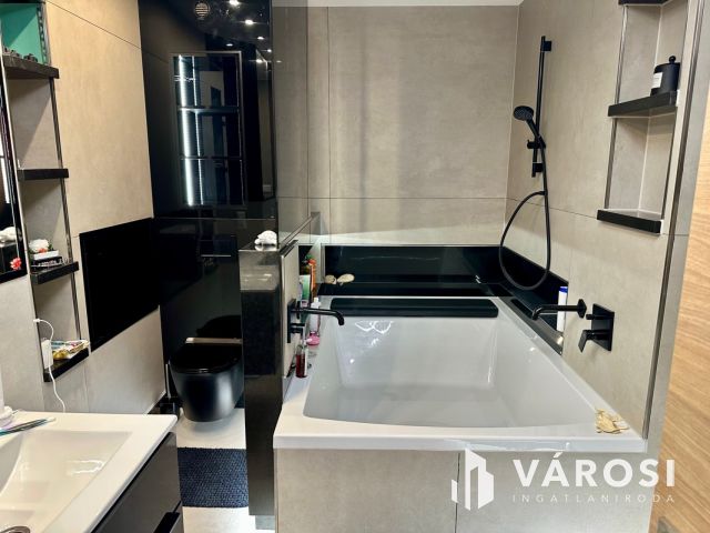 EGYETEMHEZ közel 70 m²-es SZUPER LAKÁS KIADÓ DEBRECENBEN!