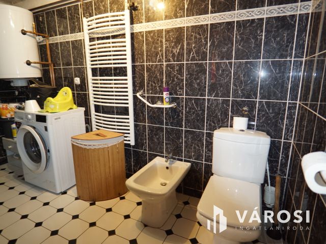 Családi ház, ahol azonnal vállalkozni is lehet!