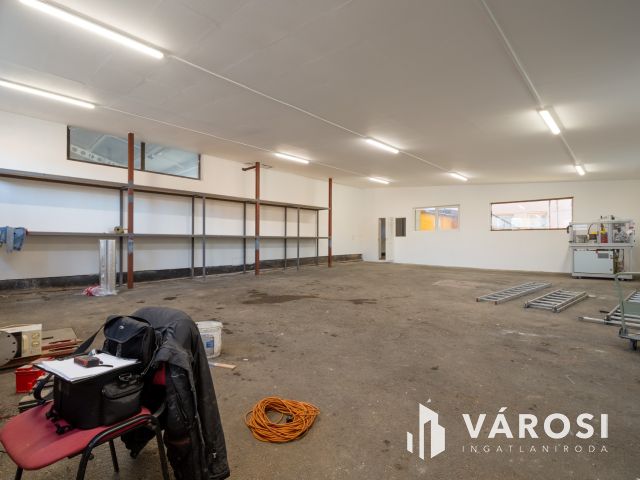 Kiadó 160 m2 -es raktár irodával, Solymáron