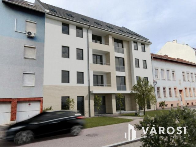 Szegeden új lakás erkéllyel és lifttel!